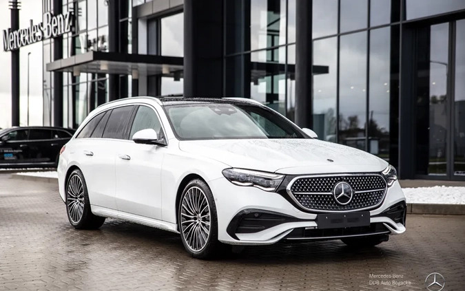 Mercedes-Benz Klasa E cena 399900 przebieg: 1, rok produkcji 2023 z Starachowice małe 254